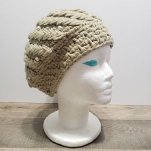 Handmade Chunky Tan Pin-back Beret Beanie